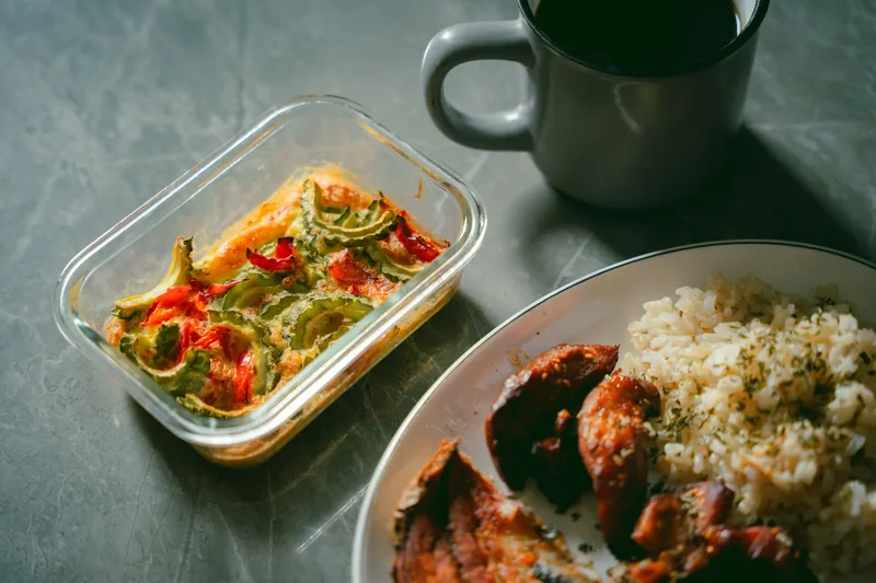 Meal-prepped chicken, rice, and vegetables as part of the best diet for BJJ training